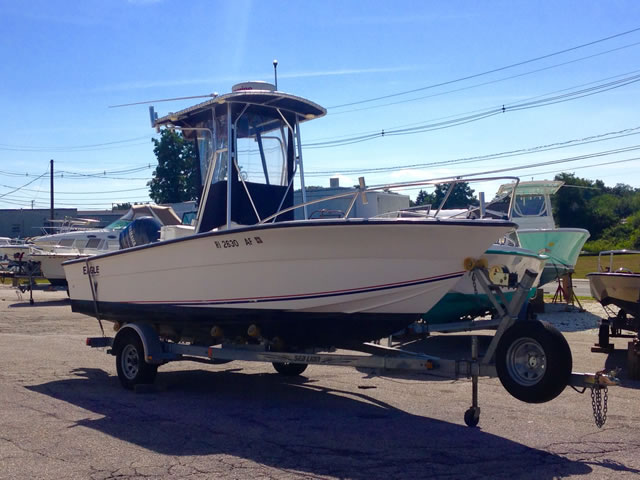 21' 2001 Eagle by Angler - Center Console
